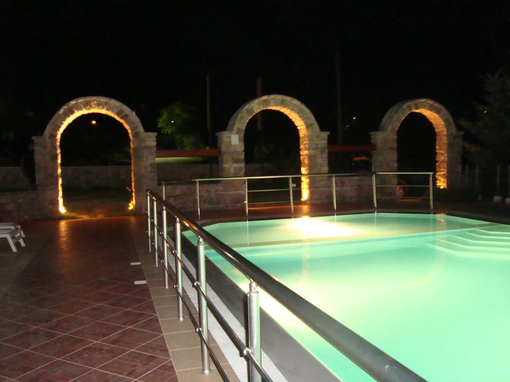 Ferienwohnung Kourtis Paramythia Exterior foto