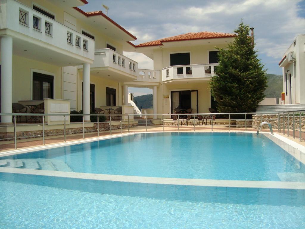 Ferienwohnung Kourtis Paramythia Exterior foto