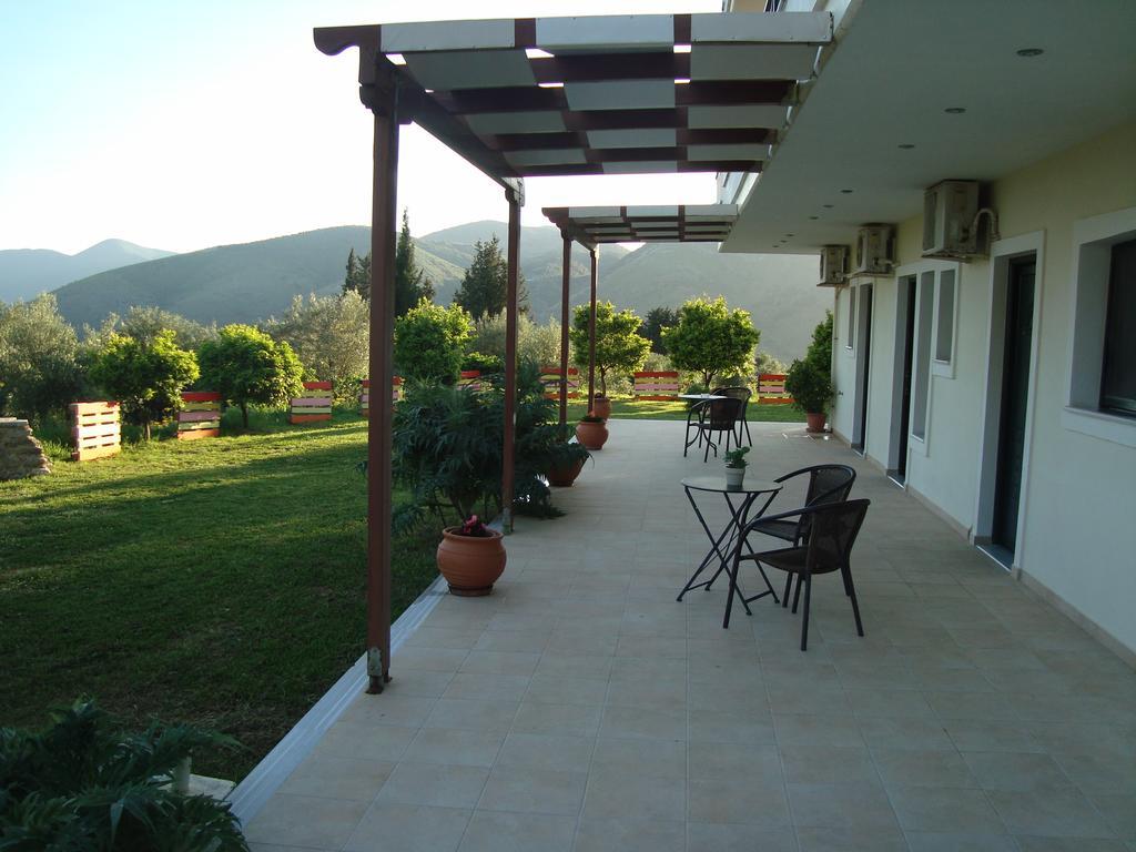Ferienwohnung Kourtis Paramythia Exterior foto