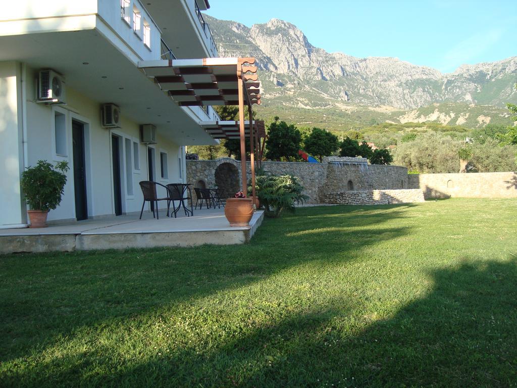 Ferienwohnung Kourtis Paramythia Exterior foto
