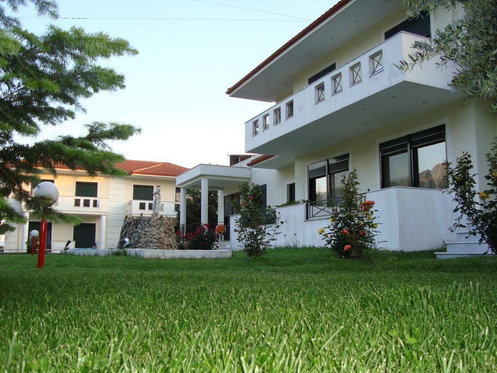 Ferienwohnung Kourtis Paramythia Exterior foto